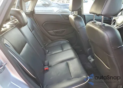 2013 Ford Fiesta Titanium z USA, uszkodzony, nr VIN 3FADP4CJ5DM173353